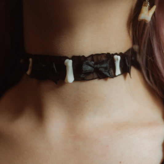 charcoal lace choker