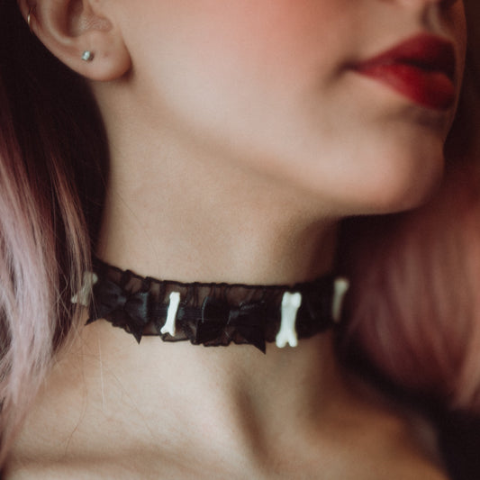 charcoal lace choker