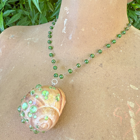 AMOROUS ALGAE necklace