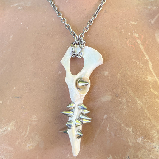 BARBED PELVIS necklace